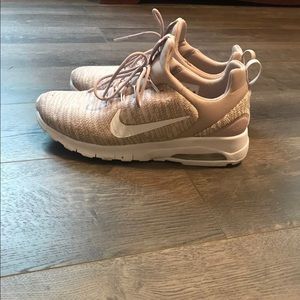 Women’s size 7 pink nike air max